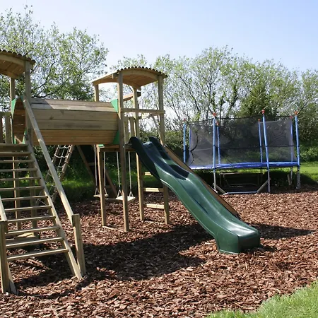 Charming In Cornwall With Garden And Playground